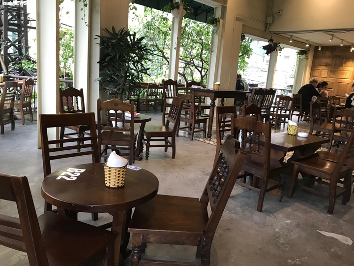 Sau Nghị định 100 lại đến dịch corona, nhà hàng, quán ăn điêu đứng - 5