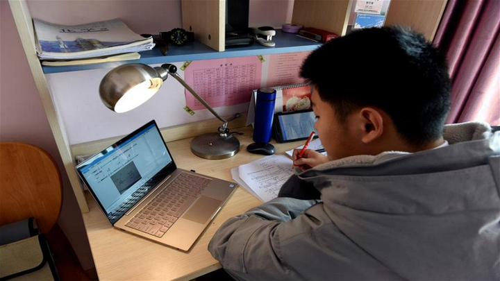 Giáo viên bày cách giúp học sinh nắm vững kiến thức trong những ngày nghỉ vì dịch corona - 2