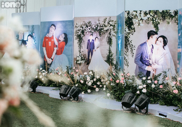 Rạp cưới trên sân bóng làng của Duy Mạnh - Quỳnh Anh - 3