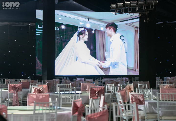 Rạp cưới trên sân bóng làng của Duy Mạnh - Quỳnh Anh - 6