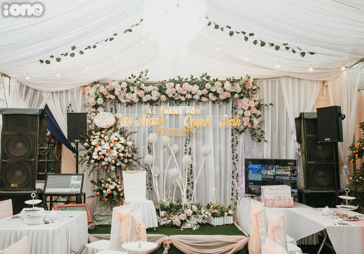Rạp cưới trên sân bóng làng của Duy Mạnh - Quỳnh Anh - 9
