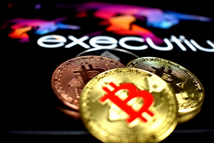 Giá Bitcoin hôm nay 11/8: Thị trường nổi sóng, Bitcoin ‘bốc đầu’ - 1