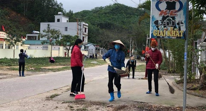 Ảnh: Dân Quảng Ninh dọn vệ sinh, xử lý môi trường để chống dịch nCoV - 8