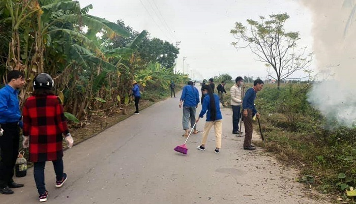 Ảnh: Dân Quảng Ninh dọn vệ sinh, xử lý môi trường để chống dịch nCoV - 4