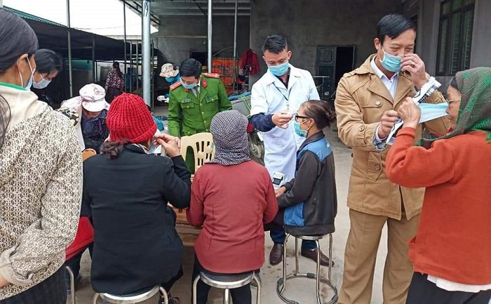 Ảnh: Dân Quảng Ninh dọn vệ sinh, xử lý môi trường để chống dịch nCoV - 2