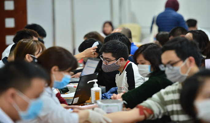 Khan hiếm máu do dịch corona, dân Hà Nội kéo nhau đi hiến máu - 5