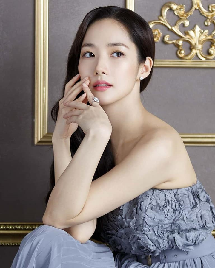 Hủy họp báo phim mới của 'tuyệt phẩm dao kéo' Park Min Young vì virus corona - 1