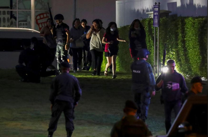 Binh sĩ Thái Lan xả súng hàng loạt: Tiếp tục đấu súng, 21 người thiệt mạng - 2