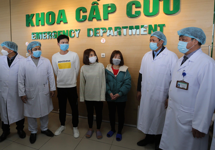 Rạng rỡ phút giây xuất viện của bệnh nhân từng nhiễm virus corona - 5