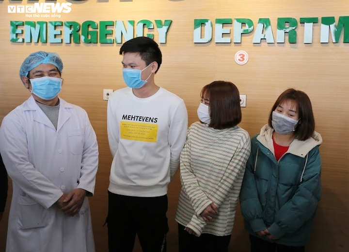 Ba bệnh nhân nhiễm corona ở Vĩnh Phúc vừa xuất viện được điều trị thế nào? - 2