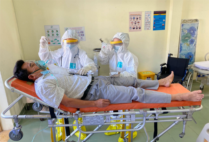 Cận cảnh bệnh viện dã chiến quy mô 300 giường ở TP.HCM - 7