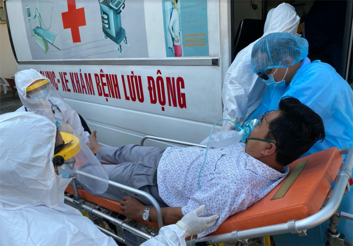 Cận cảnh bệnh viện dã chiến quy mô 300 giường ở TP.HCM - 8