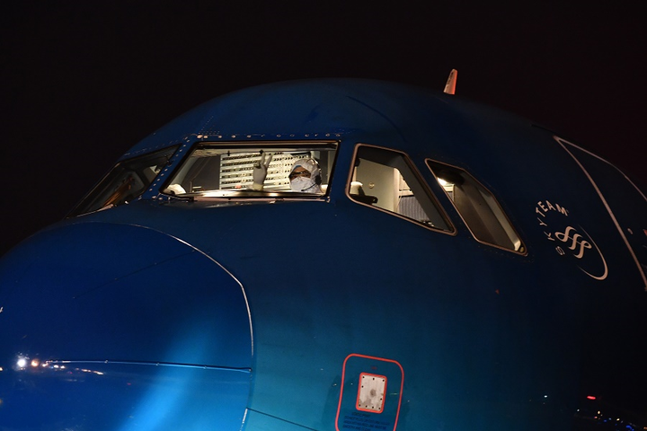 Hình ảnh ít biết trước khi chuyến bay đặc biệt của Vietnam Airlines cất cánh - 5