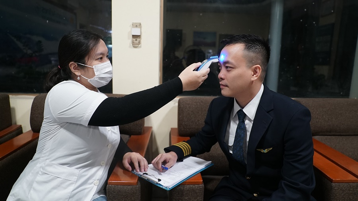 Hình ảnh ít biết trước khi chuyến bay đặc biệt của Vietnam Airlines cất cánh - 3