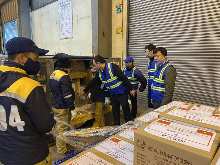 Hình ảnh ít biết trước khi chuyến bay đặc biệt của Vietnam Airlines cất cánh - 9