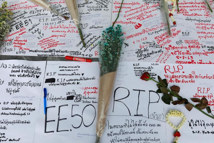 Người Thái Lan tưởng niệm nạn nhân vụ xả súng đẫm máu - 6