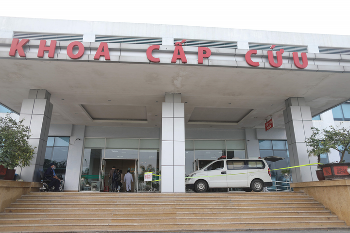 Chuyện chưa kể sau cánh cửa phòng cách ly bệnh nhân nhiễm Covid-19 - 3