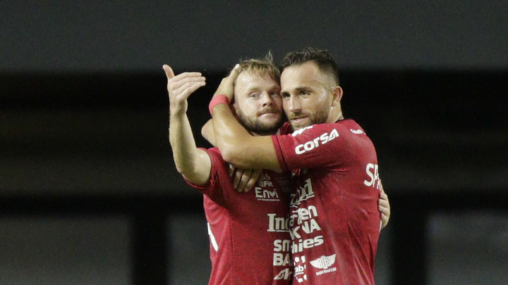 Tân binh nhận thẻ đỏ, Than Quảng Ninh thua đậm ở AFC Cup - 1