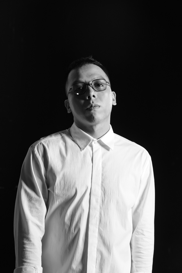 Touliver xuất hiện nổi bật trên bìa tạp chí danh tiếng thế giới - 2