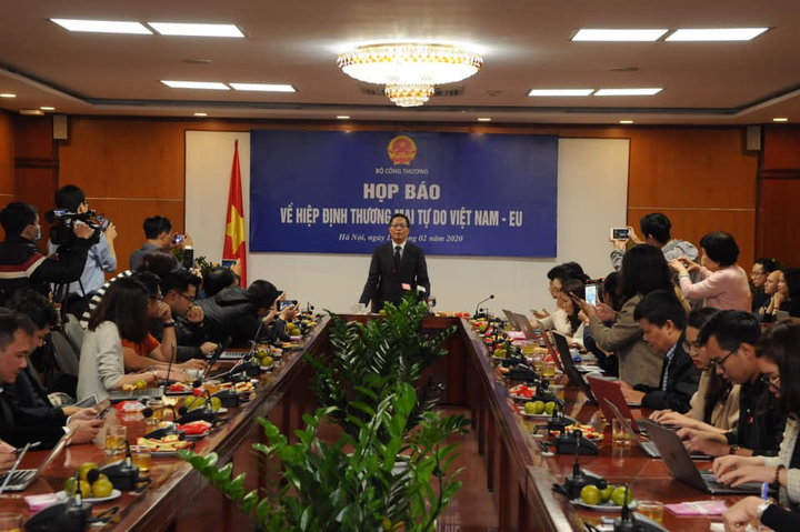 Bộ trưởng Trần Tuấn Anh: EVFTA mở cơ hội cho nông sản Việt trong bối cảnh dịch virus Covid-19 - 1