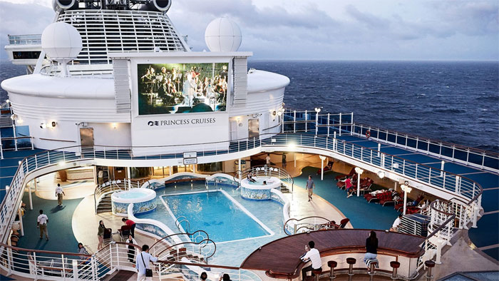 Cuộc sống 'sang chảnh' của hành khách trên du thuyền Diamond Princess những ngày bị cách ly - 13