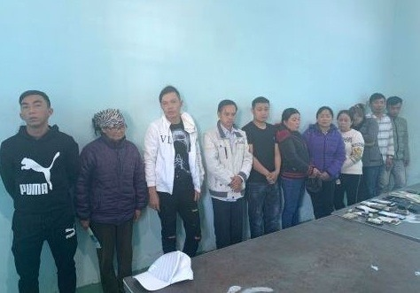 Đột kích sới bạc ở Kon Tum, bắt giữ 11 'con bạc' - 1