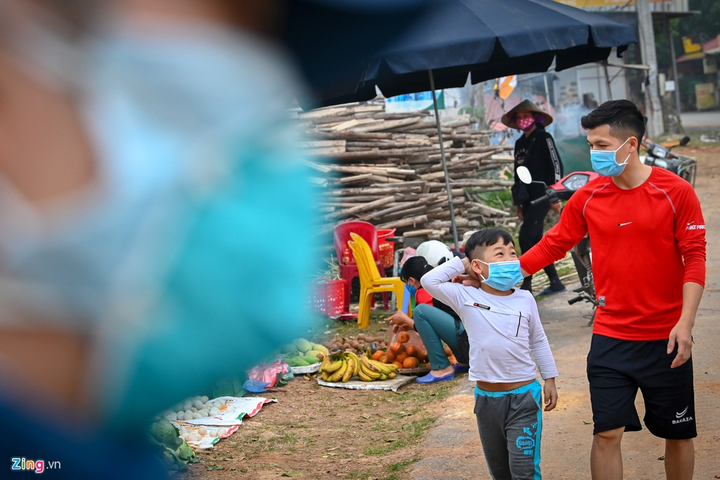 Chốt chặn 24/24h ở vùng dịch Covid-19 tại Vĩnh Phúc - 10