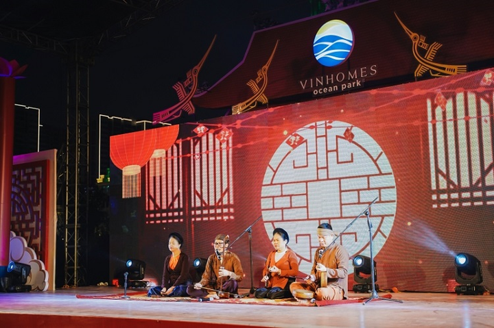 Những kỷ lục gây 'choáng' trong Lễ hội hoa Xuân lớn nhất Việt Nam - 11