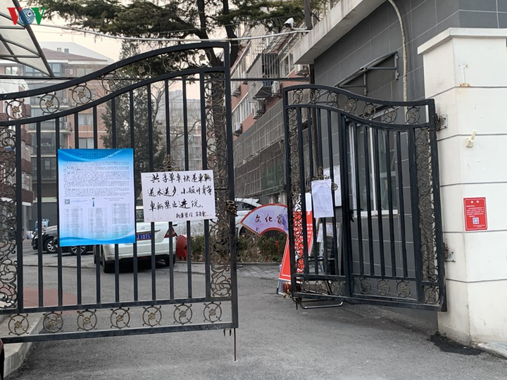 Ảnh: Đường phố Bắc Kinh vắng lặng vì dịch Covid-19 - 16