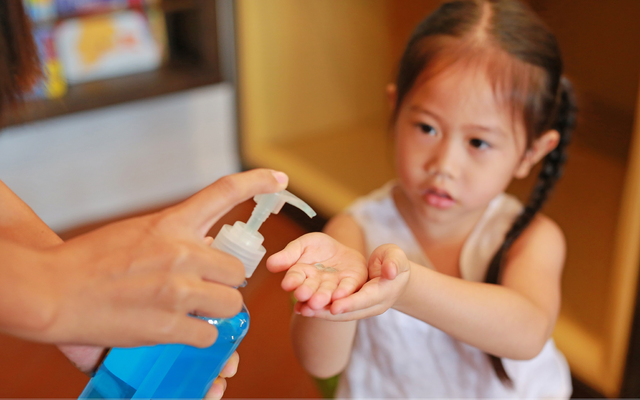 Bé 3 tháng tuổi nhiễm Covid-19 (nCoV), phòng bệnh cho trẻ thế nào? - 2