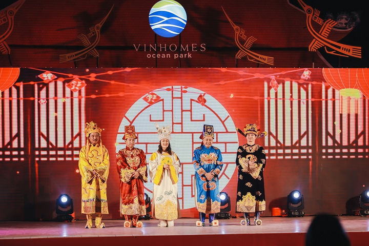 Những kỷ lục gây 'choáng' trong Lễ hội hoa Xuân lớn nhất Việt Nam - 7