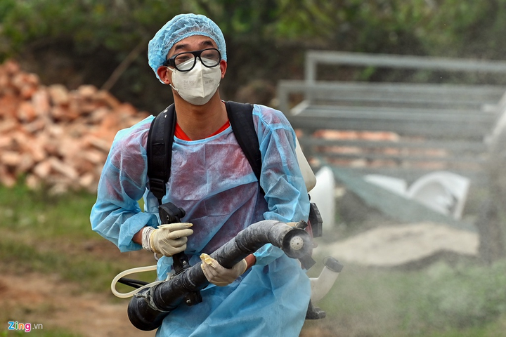 Chốt chặn 24/24h ở vùng dịch Covid-19 tại Vĩnh Phúc - 8