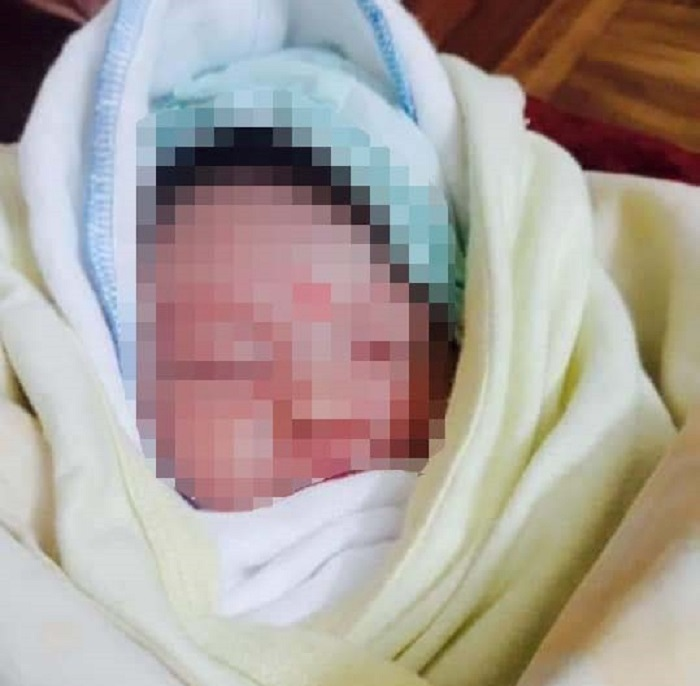 Bé sơ sinh bị bỏ rơi trước cửa nhà vợ chồng hiếm muộn - 2