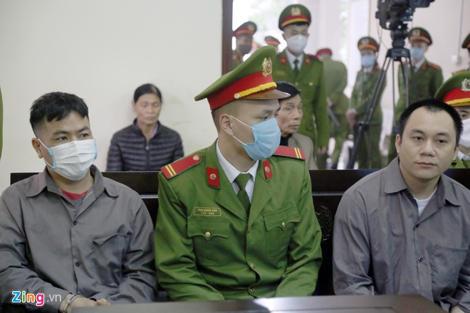 Lái xe container tông Innova lùi trên cao tốc làm 5 người chết: 'Bị cáo không có lỗi' - 1