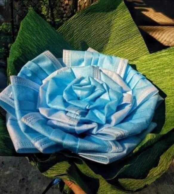 Cười ngất với những món quà Valentine giữa đại dịch Covid-19 - 7