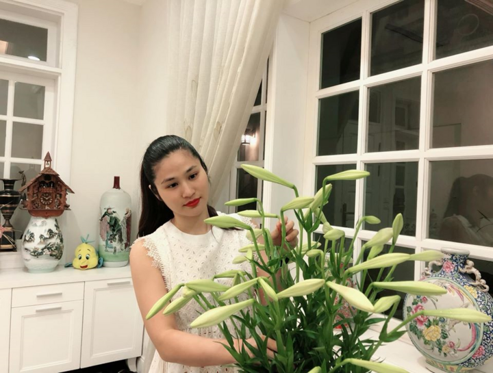Căn hộ ngập tràn hoa của BTV 'Thời sự 19h' - 10