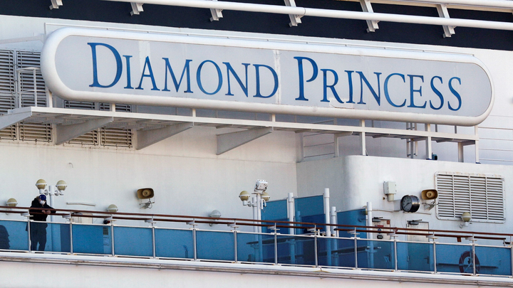 Lễ tình nhân trên chiếc du thuyền bị cách ly Diamond Princess - 3