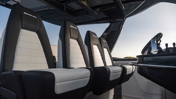 Mercedes-AMG hợp tác với Cigarette Racing thiết kế thuyền và xe hơi - 9