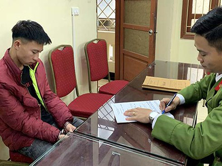 Đến sơn nhà cho cháu, ông chú rể 'chôm' hơn 1 tỷ đồng - 1