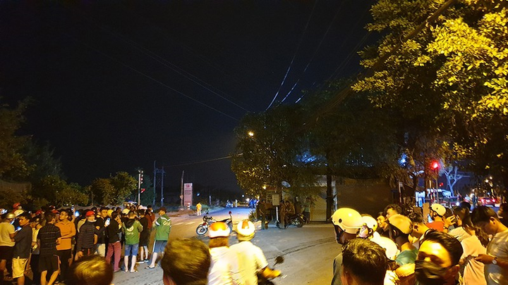 Cảnh sát trắng đêm phong tỏa hiện trường tiêu diệt Tuấn 'khỉ', dân thản nhiên live stream trên mạng - 4