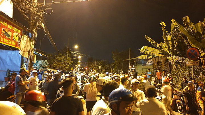 Cảnh sát trắng đêm phong tỏa hiện trường tiêu diệt Tuấn 'khỉ', dân thản nhiên live stream trên mạng - 9