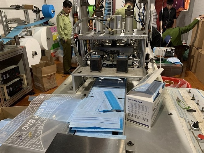 Đình chỉ công ty sản xuất khẩu trang kháng khuẩn trái phép ở Hải Phòng - 1