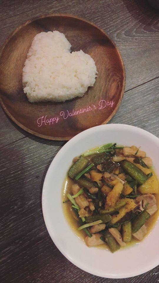 Valentine 2020: Vợ chồng Đông Nhi - Ông Cao Thắng bên nhau tình tứ, Phạm Hương khoe nhẫn kim cương đắt đỏ - 10