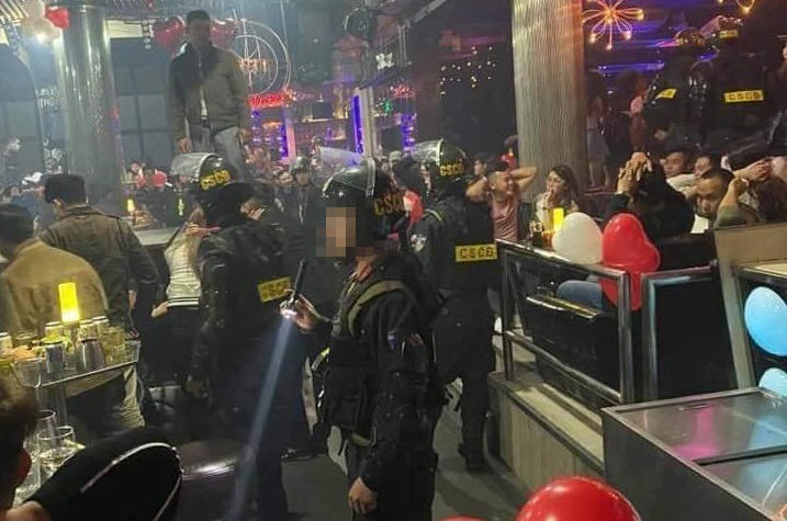 Ập vào quán bar ở Đà Lạt, phát hiện gần 100 người dương tính với ma túy - 1