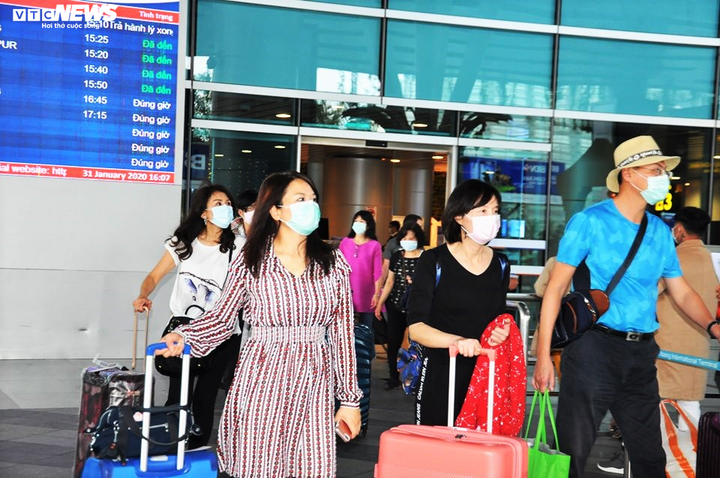 Cô gái về từ Trung Quốc không được giám sát y tế tại sân bay giờ thế nào? - 1