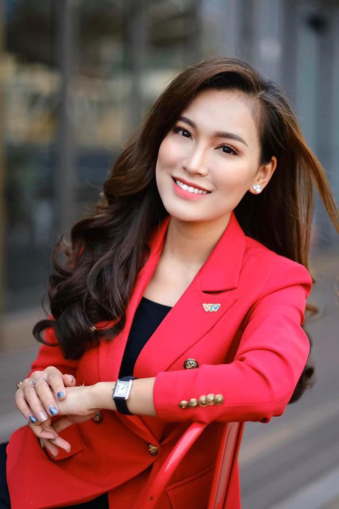 Danh tính BTV mới, gây chú ý khi dẫn Thời sự 19h của VTV - 6