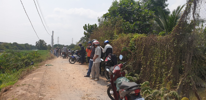 Đua nhau đến căn nhà hoang Tuấn 'khỉ' từng nấp để chụp ảnh - 7