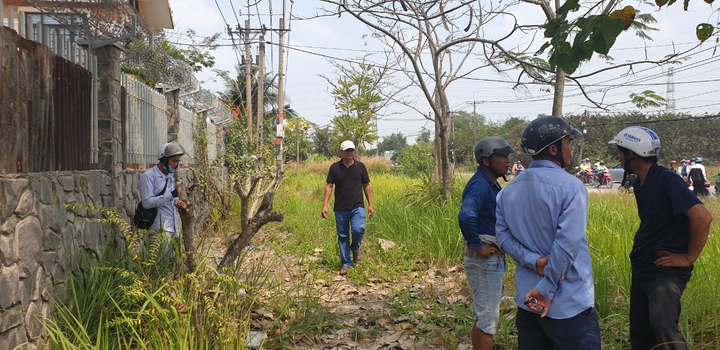 Đua nhau đến căn nhà hoang Tuấn 'khỉ' từng nấp để chụp ảnh - 3