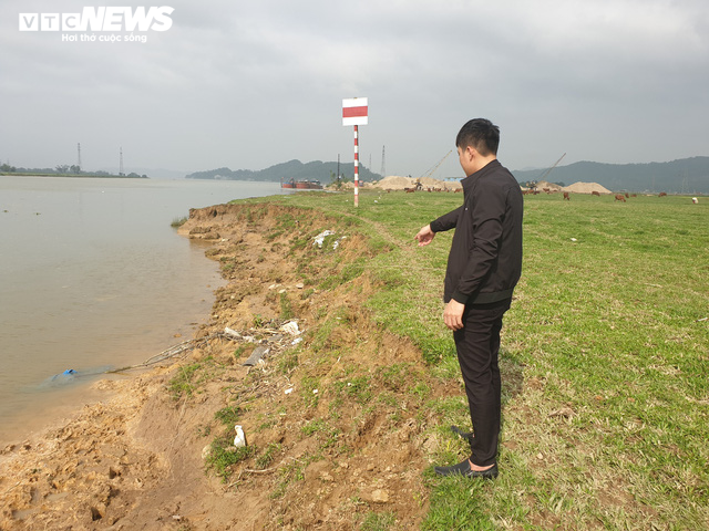 Sông Lam bị ngoạm sâu, dân Hà Tĩnh thấp thỏm lo hết đất canh tác - 1