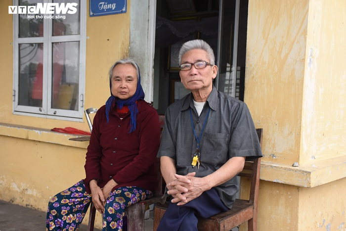 Ông lão khuyết tật tình nguyện làm 'barie sống' tại ngã tư 'tử thần' ở Hải Phòng - 4